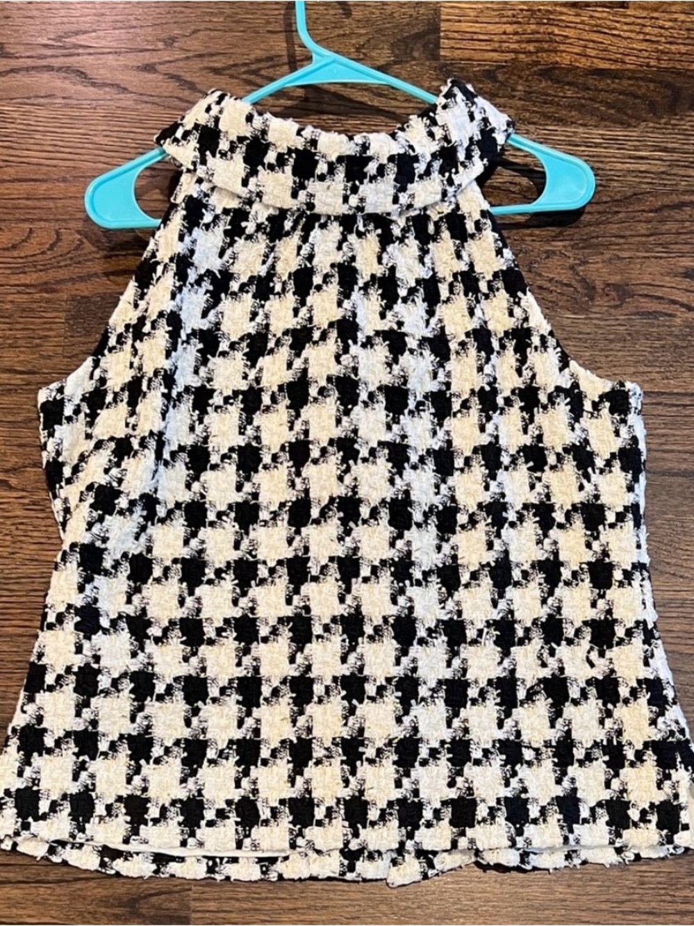 Sail to Sable Black and Cream Houndstooth Tweed Halter Top